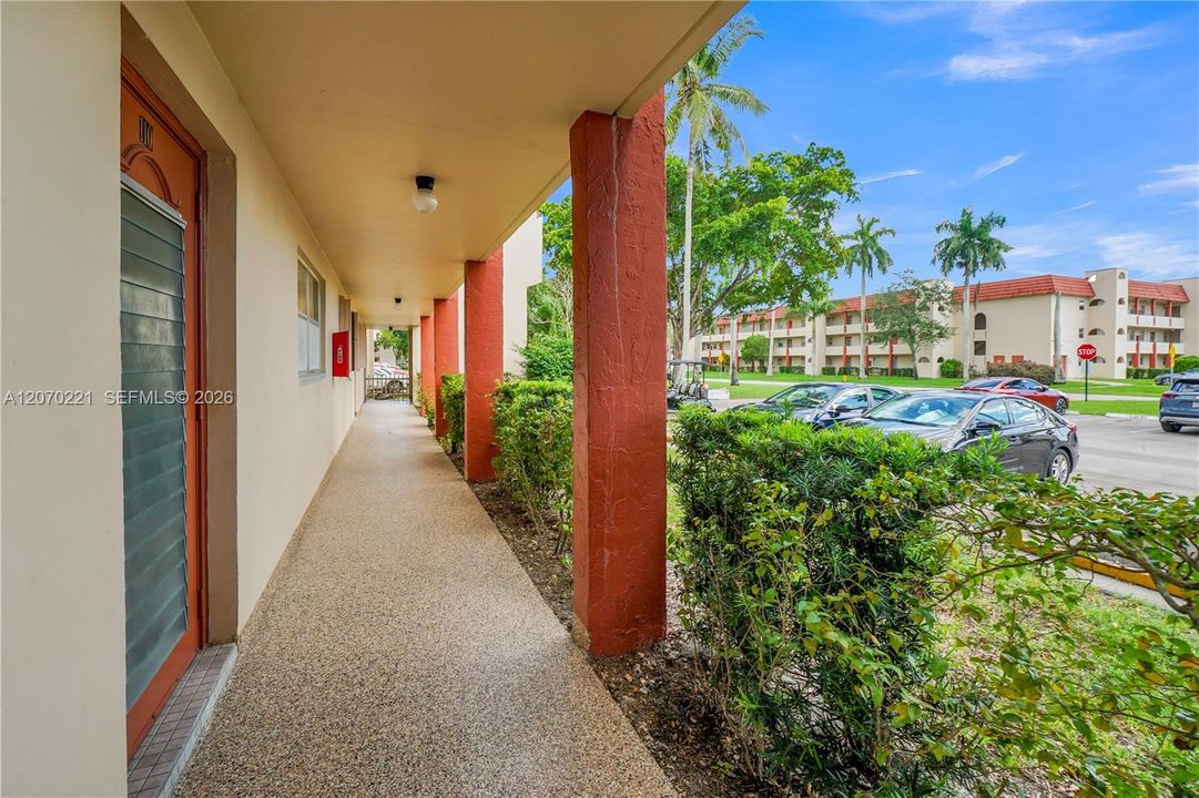 For Sale: $85,000 (2 beds, 2 baths, 850 Square Feet)