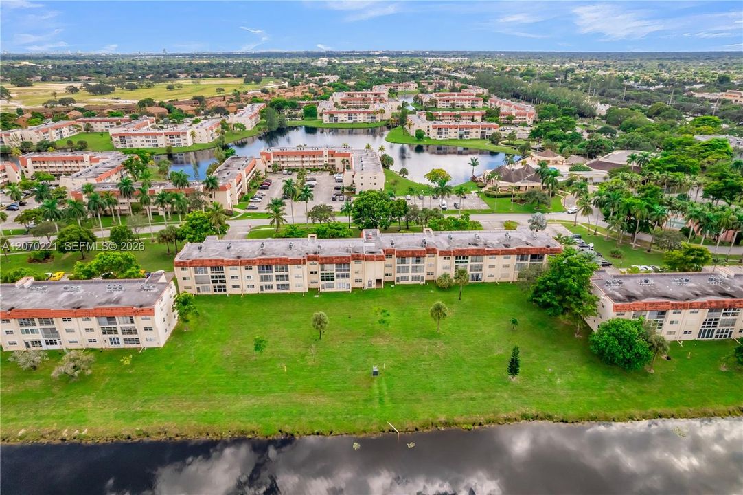 For Sale: $85,000 (2 beds, 2 baths, 850 Square Feet)