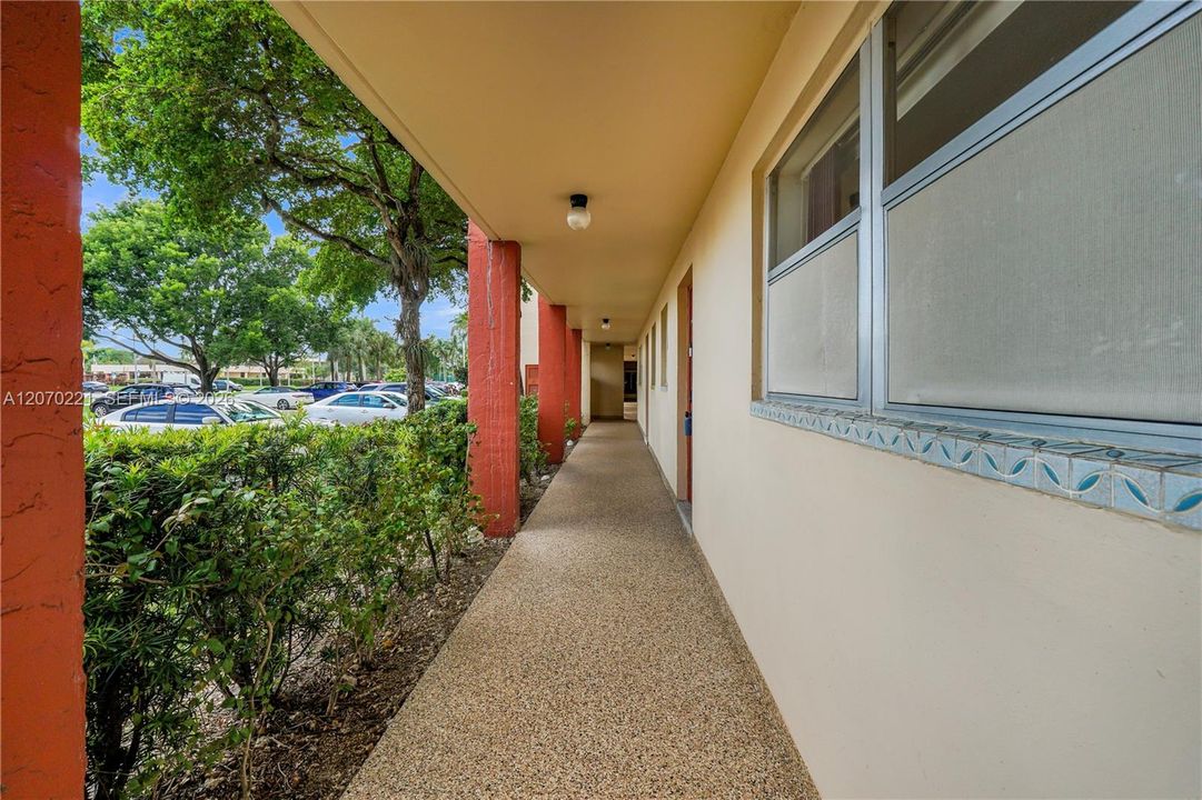 For Sale: $85,000 (2 beds, 2 baths, 850 Square Feet)