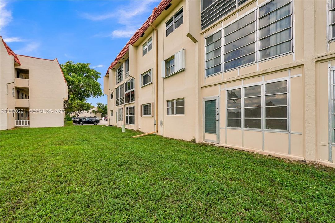 For Sale: $85,000 (2 beds, 2 baths, 850 Square Feet)