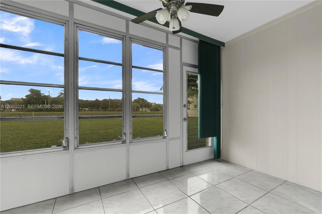 For Sale: $85,000 (2 beds, 2 baths, 850 Square Feet)