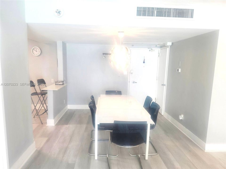 В аренду: $3,800 (1 спален, 1 ванн, 910 Квадратных фут)