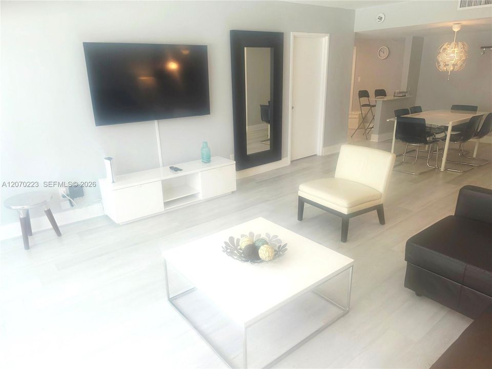 В аренду: $3,800 (1 спален, 1 ванн, 910 Квадратных фут)