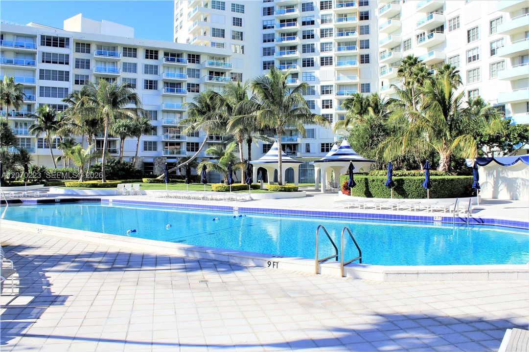 В аренду: $3,800 (1 спален, 1 ванн, 910 Квадратных фут)