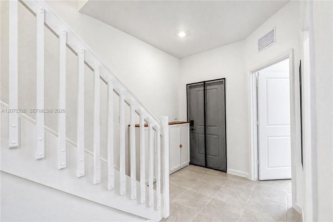 For Sale: $474,000 (3 beds, 3 baths, 1328 Square Feet)