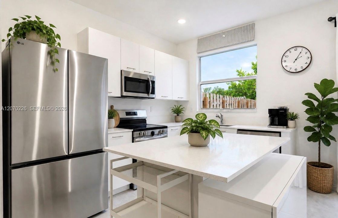 For Sale: $474,000 (3 beds, 3 baths, 1328 Square Feet)
