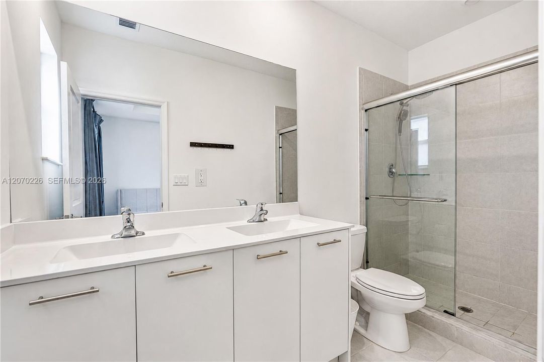 For Sale: $474,000 (3 beds, 3 baths, 1328 Square Feet)