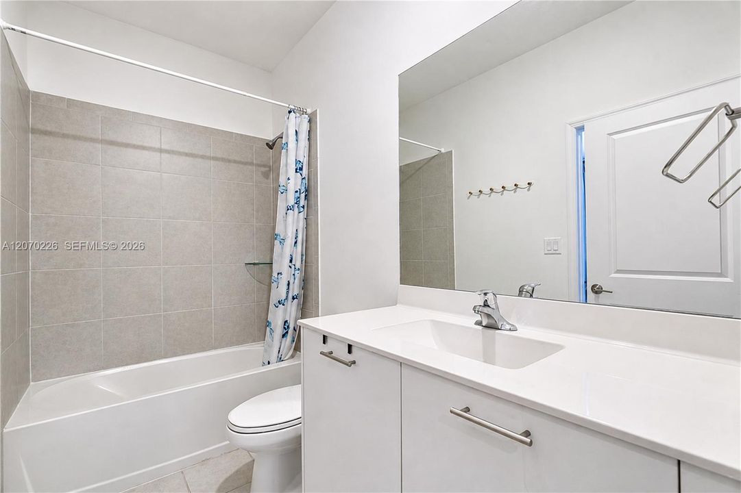 For Sale: $474,000 (3 beds, 3 baths, 1328 Square Feet)