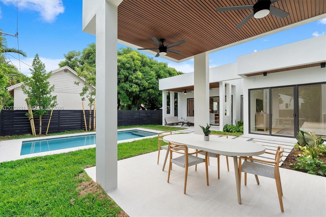 En Venta: $2,998,700 (4 camas, 3 baños, 3327 Pies cuadrados)
