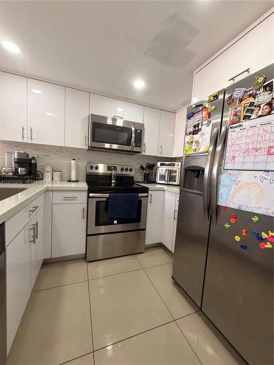 For Sale: $390,000 (2 beds, 2 baths, 1032 Square Feet)