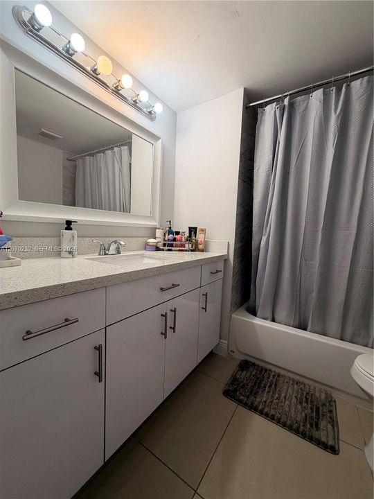 For Sale: $390,000 (2 beds, 2 baths, 1032 Square Feet)
