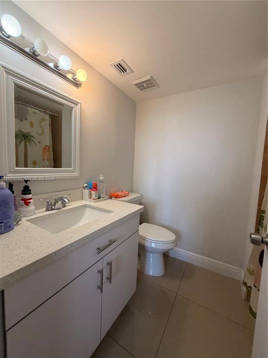 For Sale: $390,000 (2 beds, 2 baths, 1032 Square Feet)