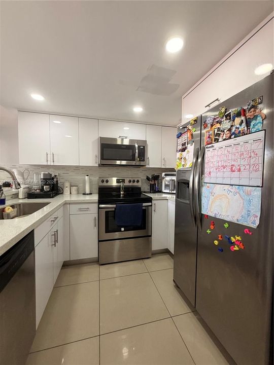 For Sale: $390,000 (2 beds, 2 baths, 1032 Square Feet)