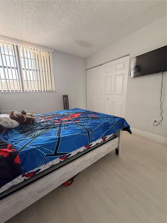 For Sale: $390,000 (2 beds, 2 baths, 1032 Square Feet)