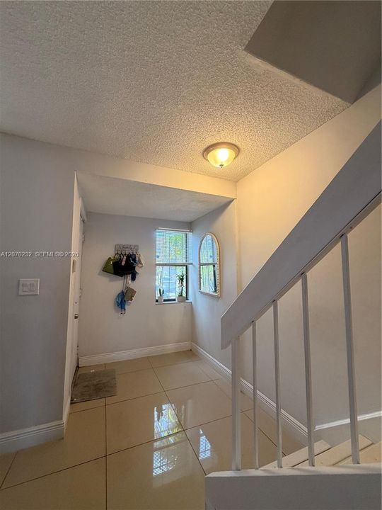 For Sale: $390,000 (2 beds, 2 baths, 1032 Square Feet)