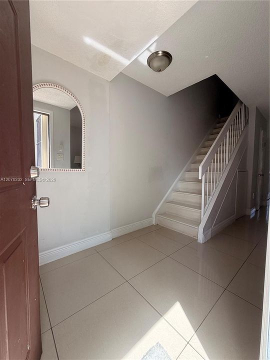 For Sale: $390,000 (2 beds, 2 baths, 1032 Square Feet)