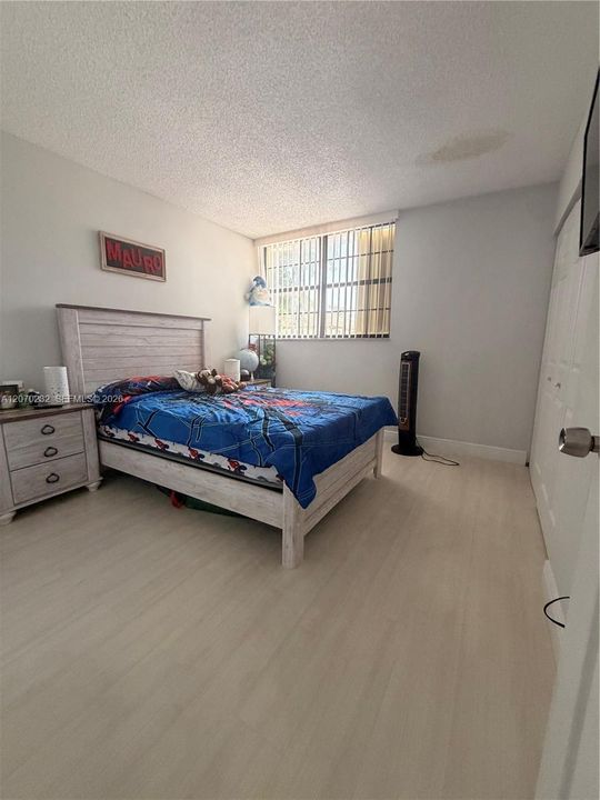 For Sale: $390,000 (2 beds, 2 baths, 1032 Square Feet)