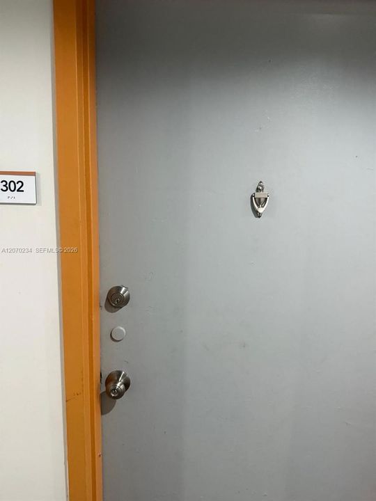 出租: $1,750 (1 贝兹, 1 浴室, 844 平方英尺)