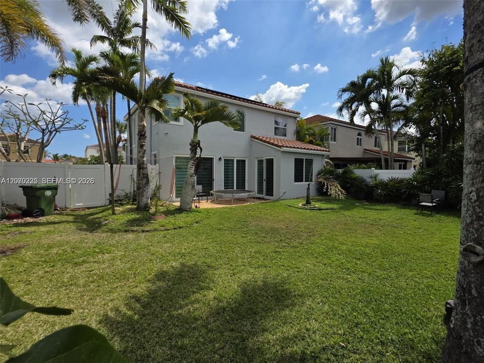 For Rent: $4,500 (3 beds, 2 baths, 1836 Square Feet)