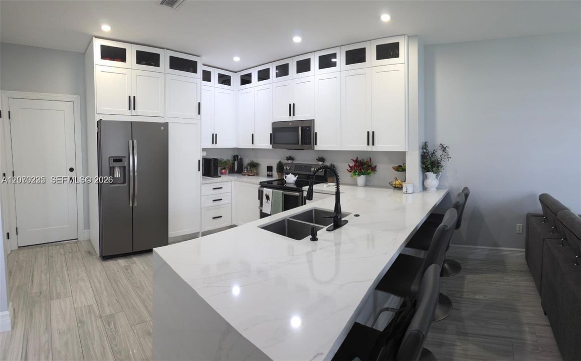 For Rent: $4,500 (3 beds, 2 baths, 1836 Square Feet)