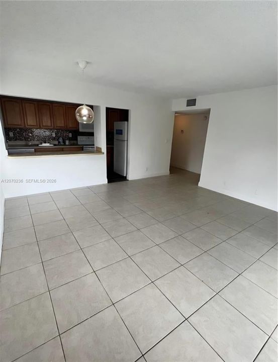For Sale: $229,900 (2 beds, 2 baths, 1021 Square Feet)