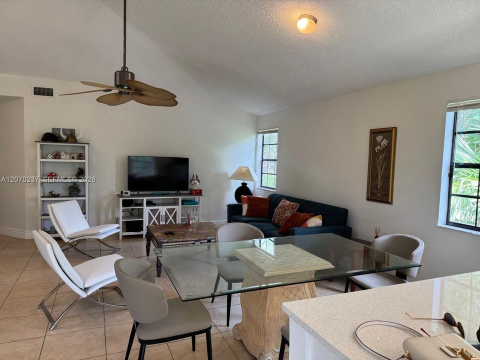 For Rent: $2,650 (2 beds, 2 baths, 1319 Square Feet)