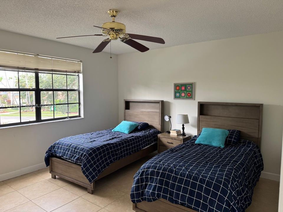 For Rent: $2,650 (2 beds, 2 baths, 1319 Square Feet)