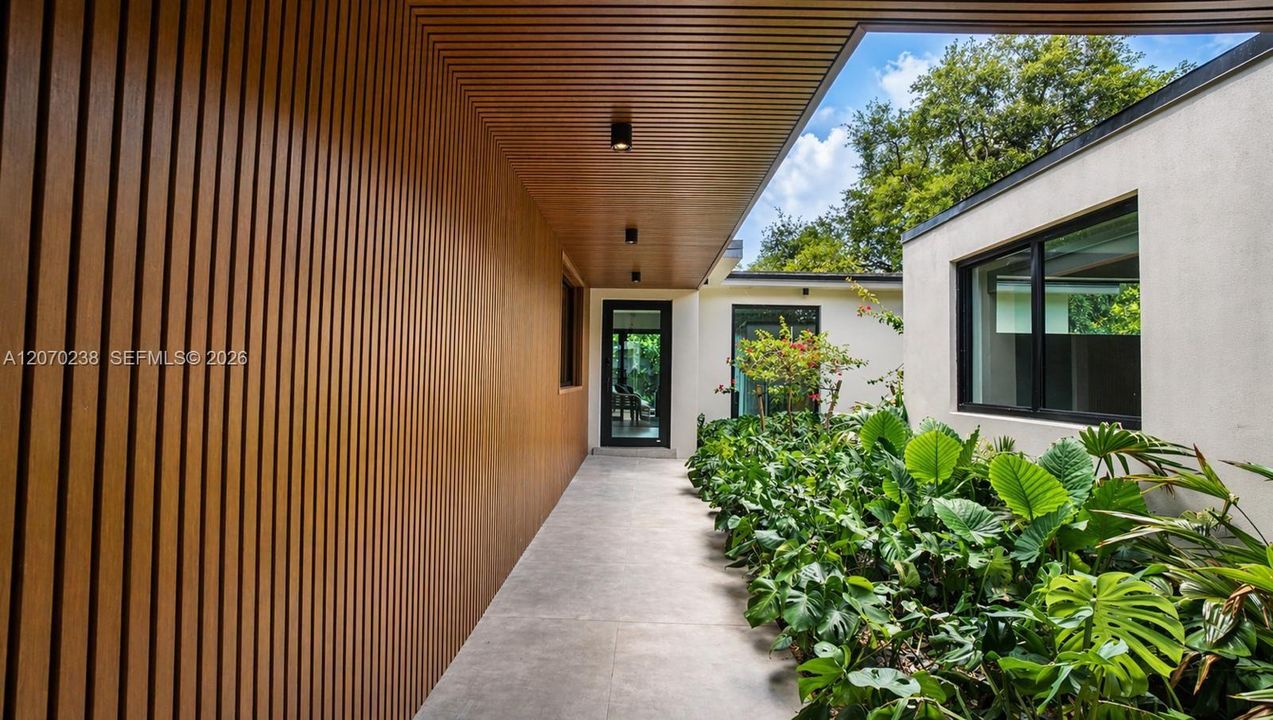 For Sale: $1,899,000 (4 beds, 3 baths, 2082 Square Feet)