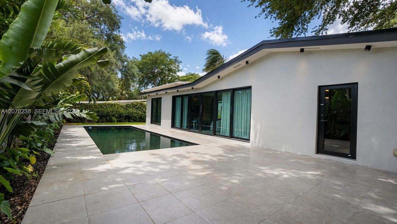 For Sale: $1,899,000 (4 beds, 3 baths, 2082 Square Feet)