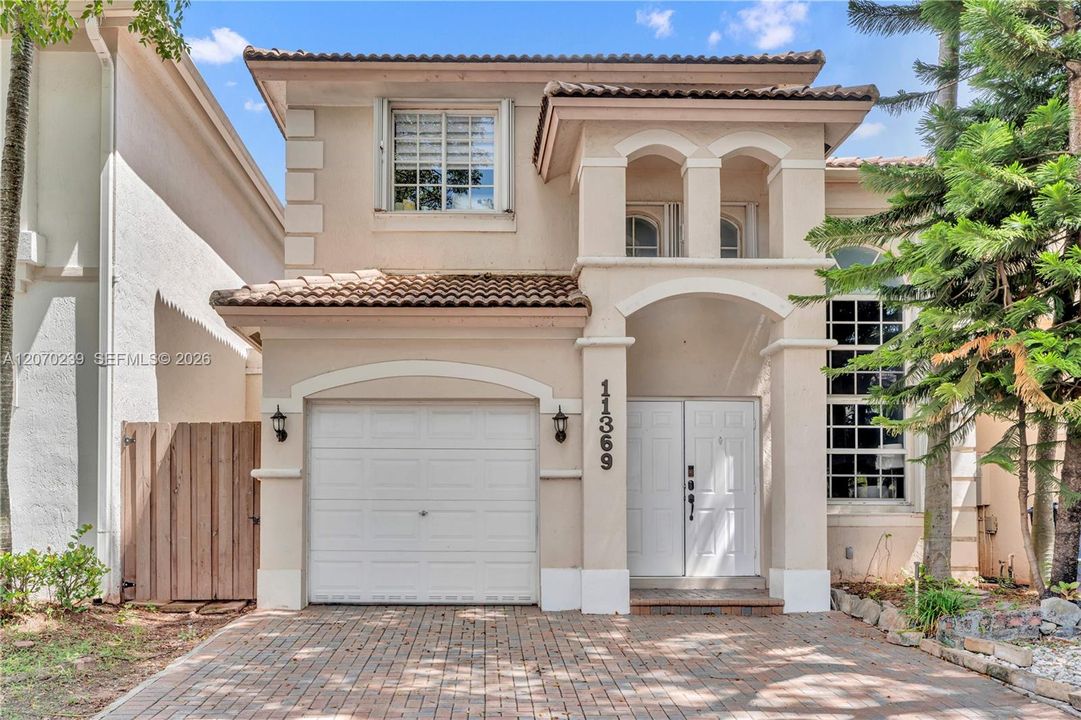 For Rent: $4,800 (4 beds, 3 baths, 2104 Square Feet)