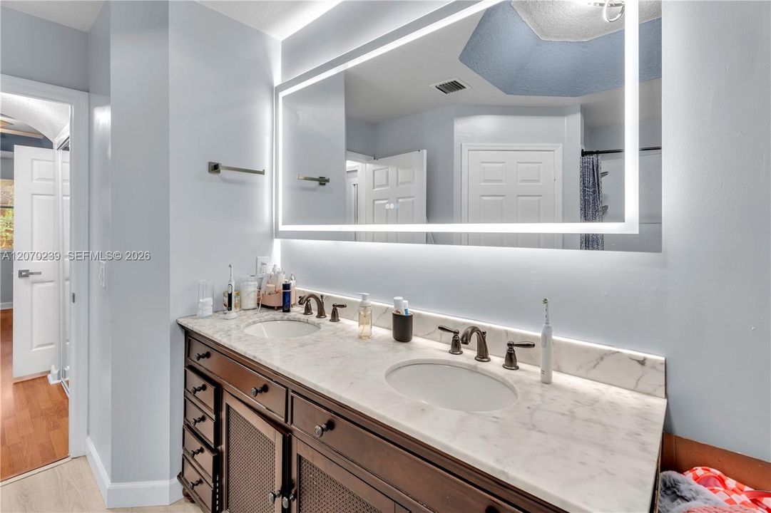 For Rent: $4,800 (4 beds, 3 baths, 2104 Square Feet)