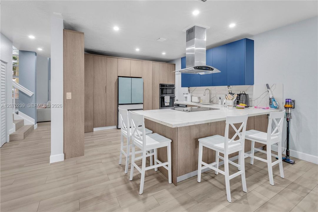 For Rent: $4,800 (4 beds, 3 baths, 2104 Square Feet)