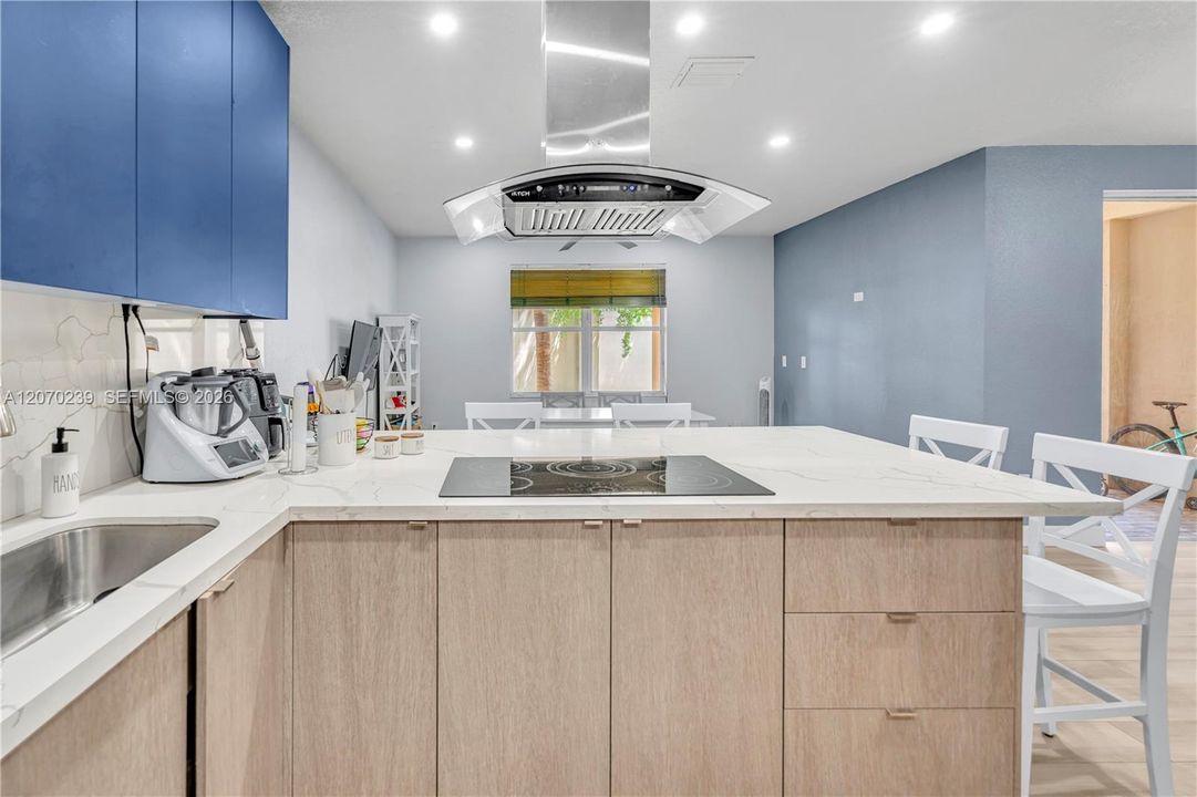 For Rent: $4,800 (4 beds, 3 baths, 2104 Square Feet)