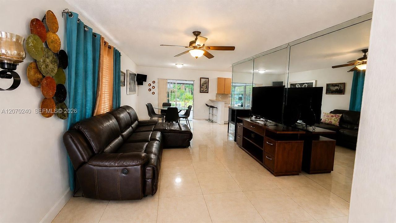 For Sale: $500,000 (3 beds, 2 baths, 1224 Square Feet)