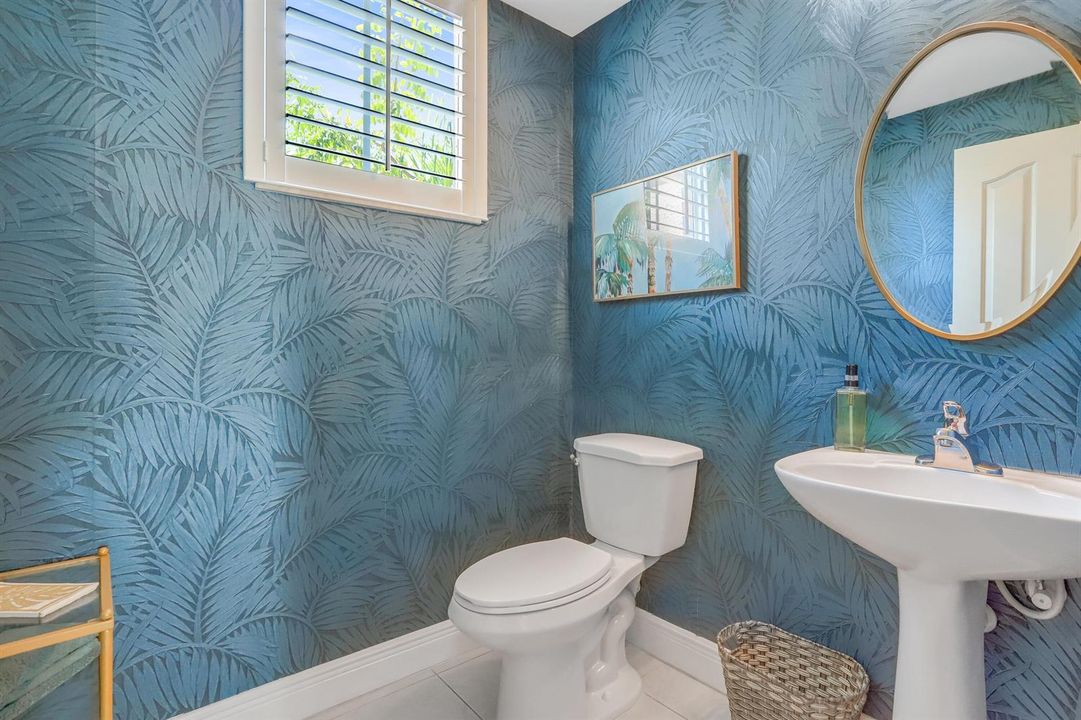 1/2 bath 2nd floor
