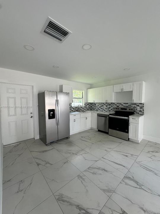 For Rent: $3,500 (4 beds, 2 baths, 0 Square Feet)