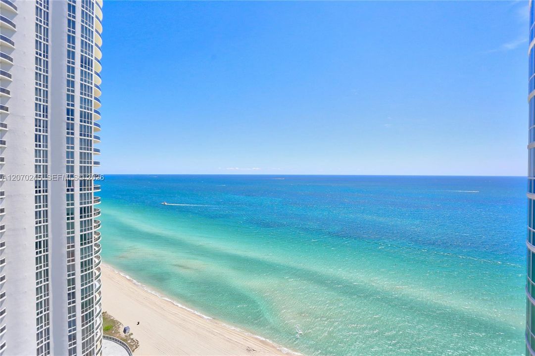 For Rent: $9,500 (2 beds, 3 baths, 1935 Square Feet)