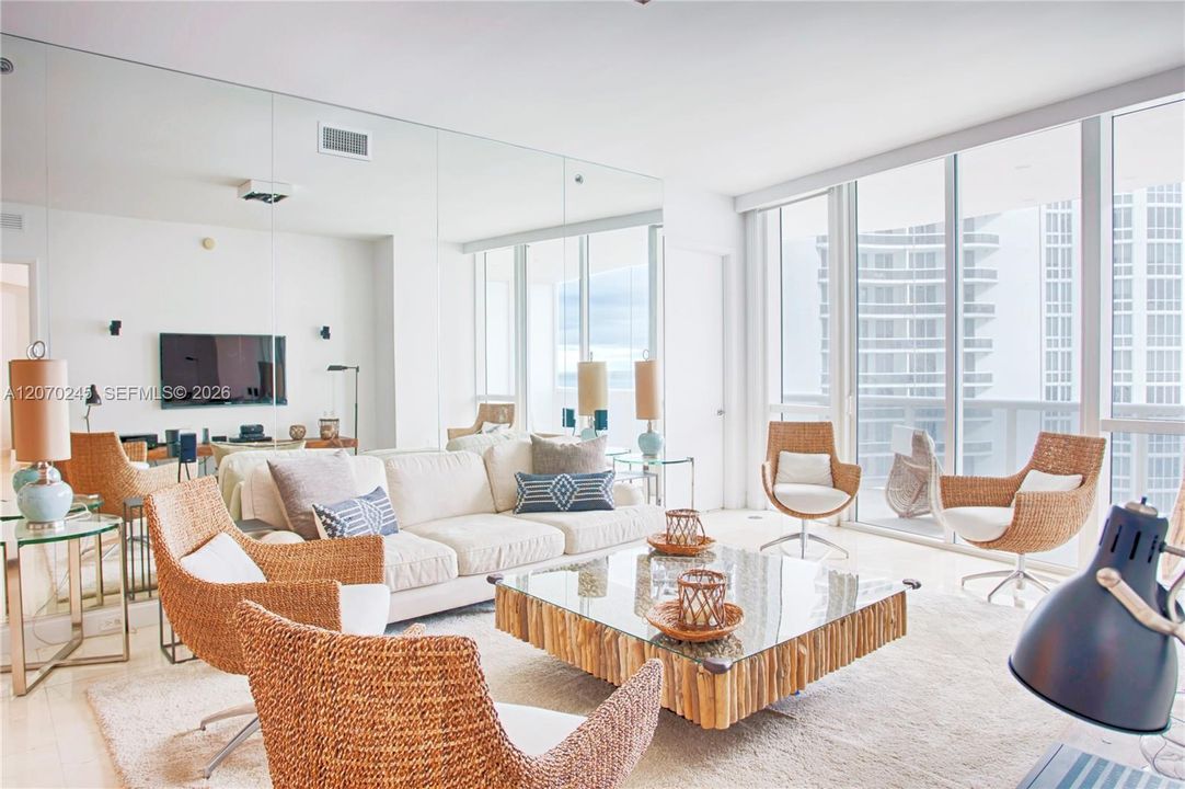For Rent: $9,500 (2 beds, 3 baths, 1935 Square Feet)