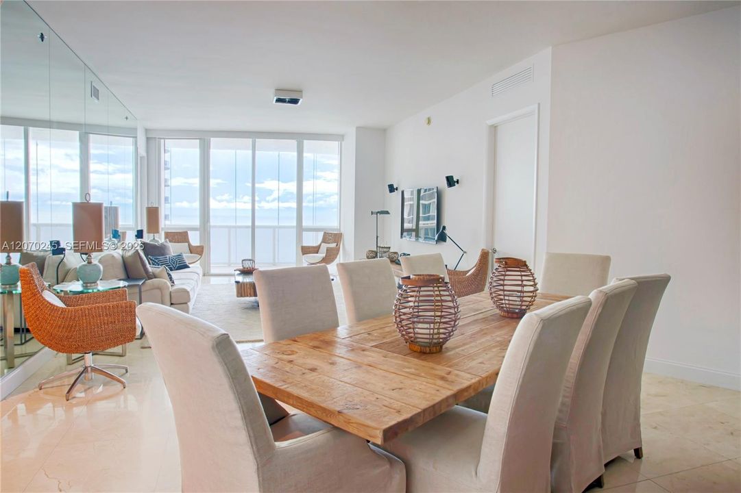 For Rent: $9,500 (2 beds, 3 baths, 1935 Square Feet)