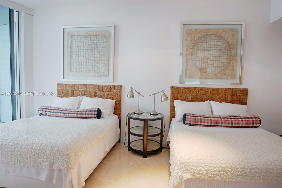 For Rent: $9,500 (2 beds, 3 baths, 1935 Square Feet)