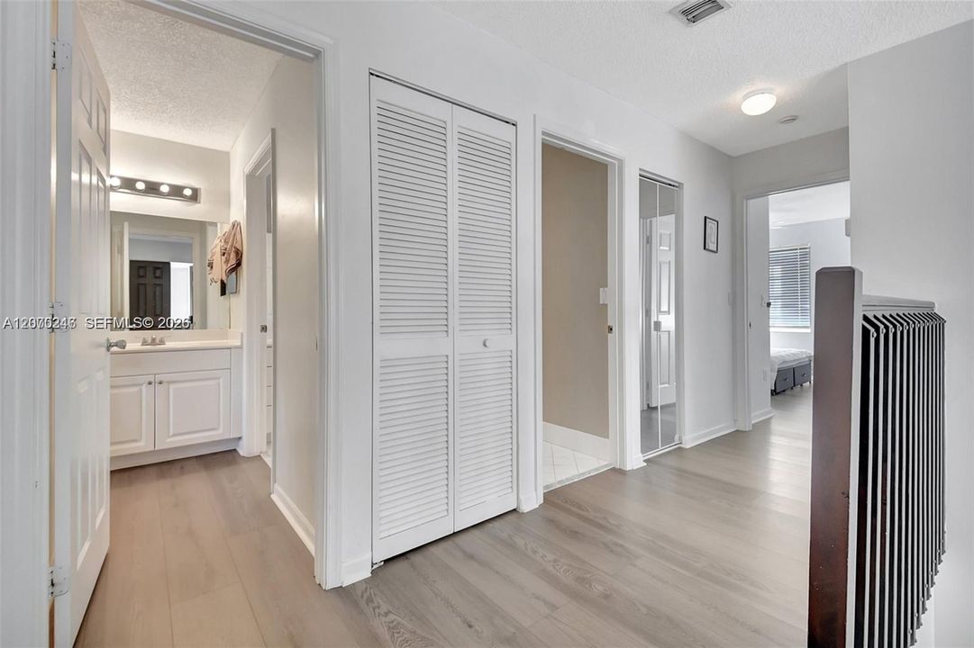 В аренду: $6,500 (6 спален, 3 ванн, 3054 Квадратных фут)