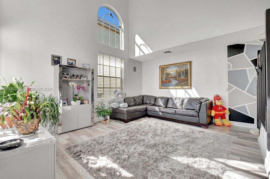 В аренду: $6,500 (6 спален, 3 ванн, 3054 Квадратных фут)