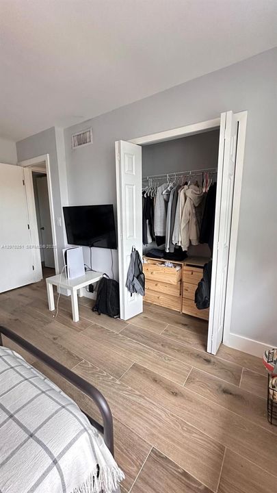 For Sale: $360,000 (3 beds, 2 baths, 1231 Square Feet)