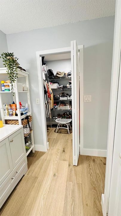 For Sale: $360,000 (3 beds, 2 baths, 1231 Square Feet)