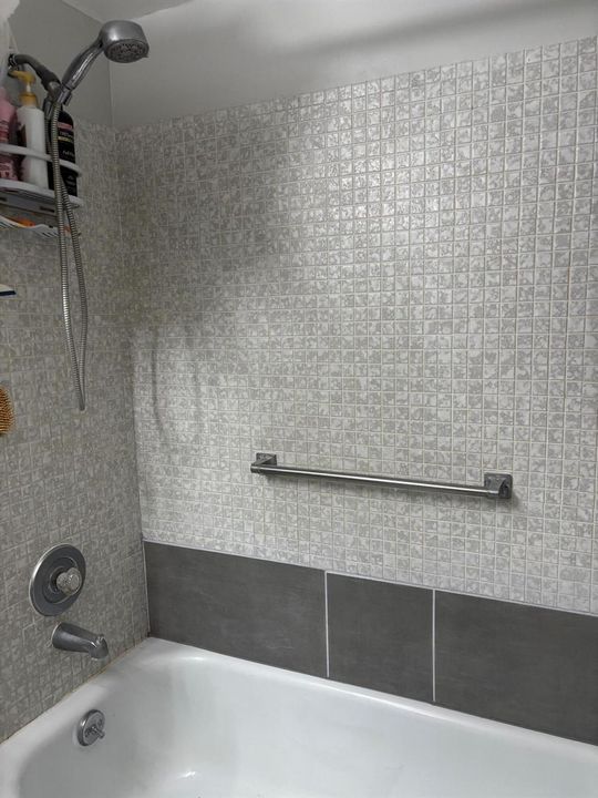 TUB/SHOWER