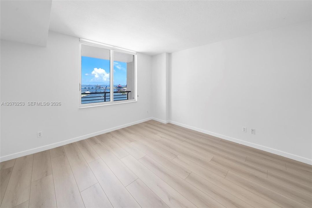 For Rent: $3,100 (1 beds, 1 baths, 846 Square Feet)