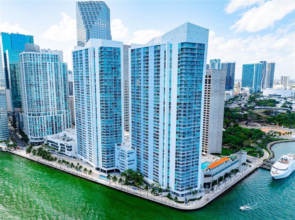 For Rent: $3,100 (1 beds, 1 baths, 846 Square Feet)