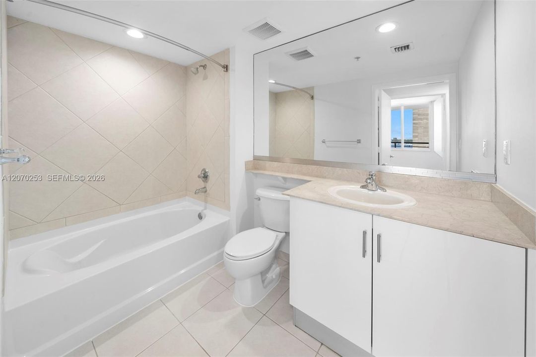 For Rent: $3,100 (1 beds, 1 baths, 846 Square Feet)
