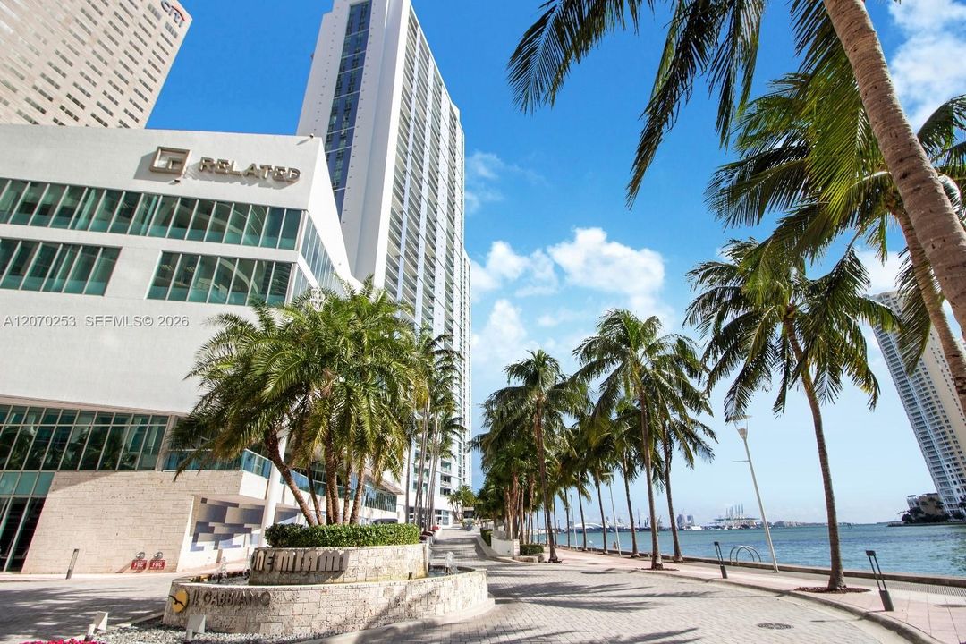 For Rent: $3,100 (1 beds, 1 baths, 846 Square Feet)