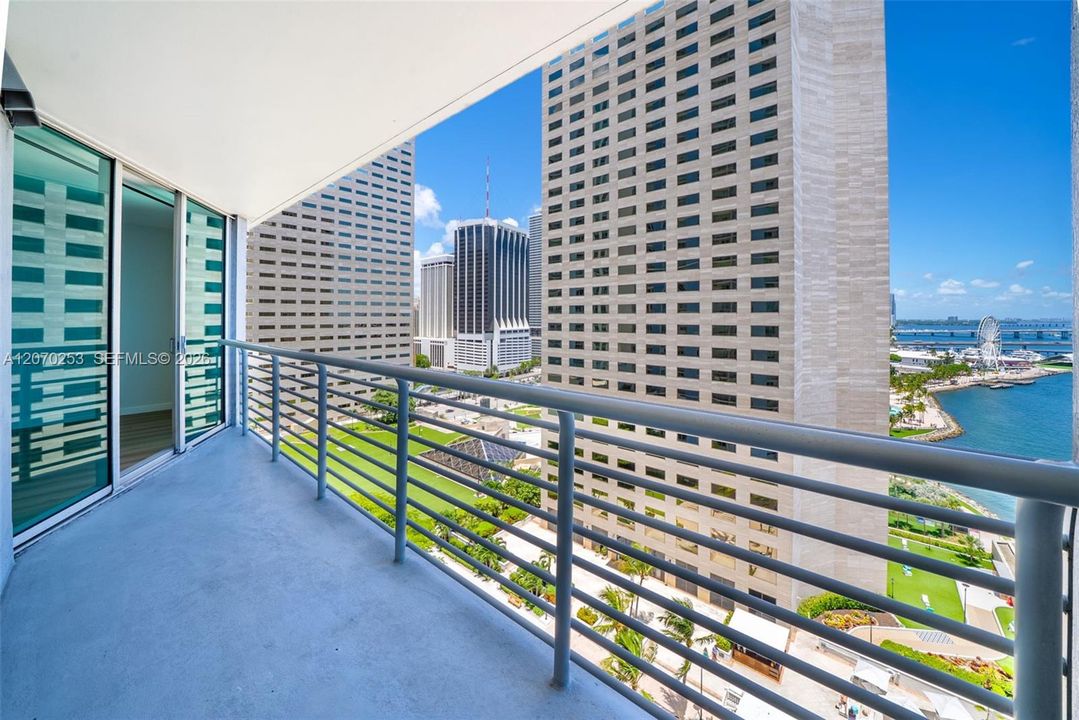 For Rent: $3,100 (1 beds, 1 baths, 846 Square Feet)
